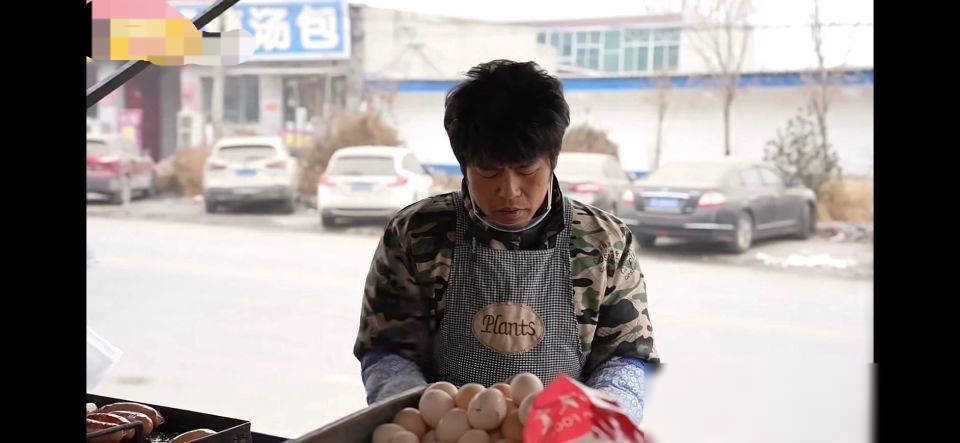 粥餅倫回應稱不知道哪像周杰倫