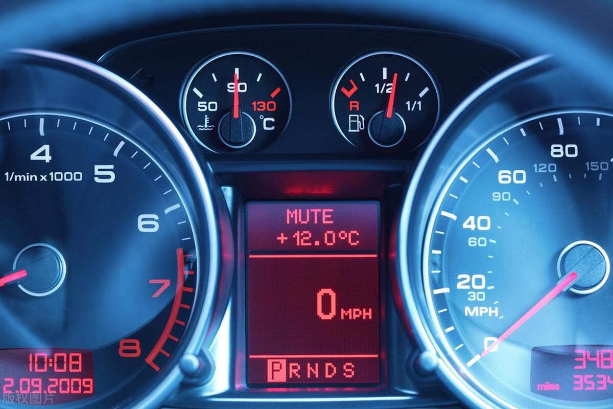 高速時速120KM/H,轉速超過3000正常嗎?老司機嘆氣:等著大修吧