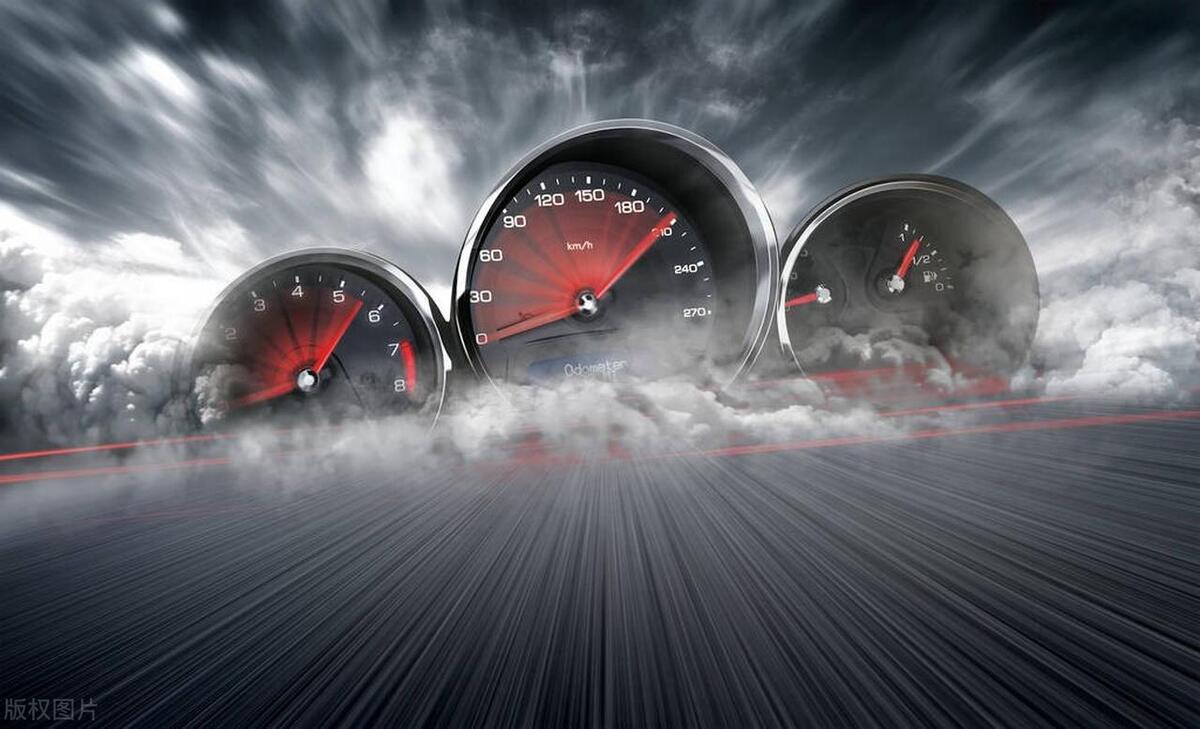 高速時速120KM/H,轉速超過3000正常嗎?老司機嘆氣:等著大修吧