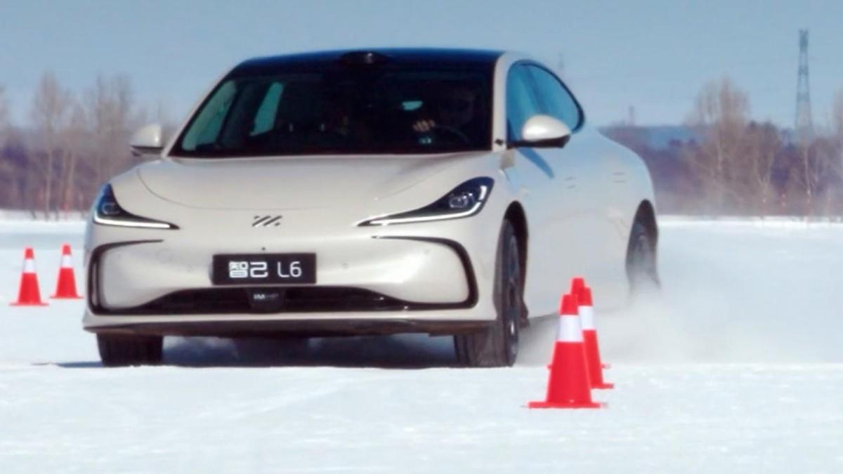 是“標桿”靠得住還是“新秀”亮點多?Model 3對比智己L6