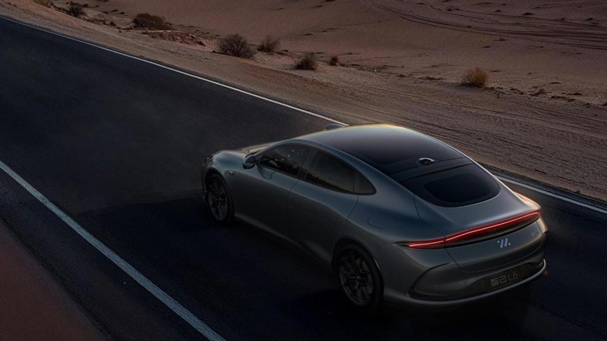 是“標桿”靠得住還是“新秀”亮點多?Model 3對比智己L6