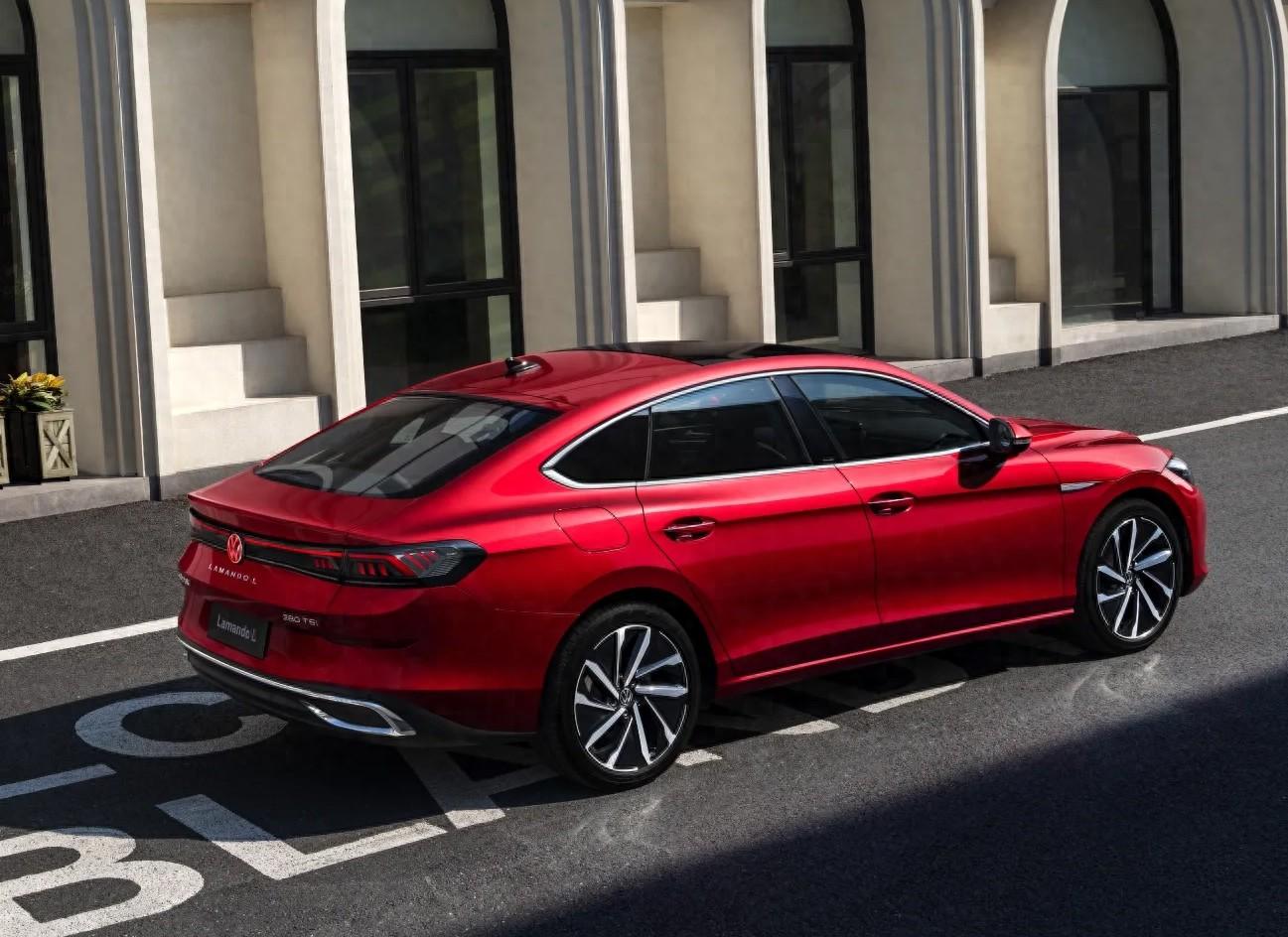 大眾真急了!近4.8米轎車8萬多,無框車門+大掀背,油耗5.8L