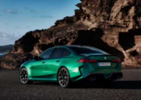 2025款寶馬M5正式發布,4.4L V8雙渦輪的性能怪獸,零百加速3.4秒