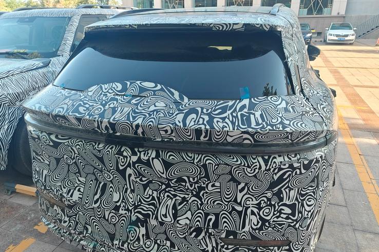 極氪CX1E最新諜照 定位中型SUV 全系搭載800V架構 續航預計超過700km