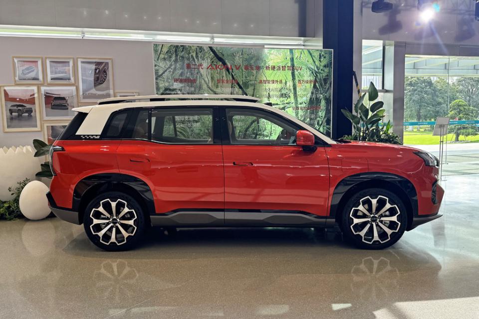 新硬派智駕SUV!廣汽埃安第二代AIV正式發(fā)布