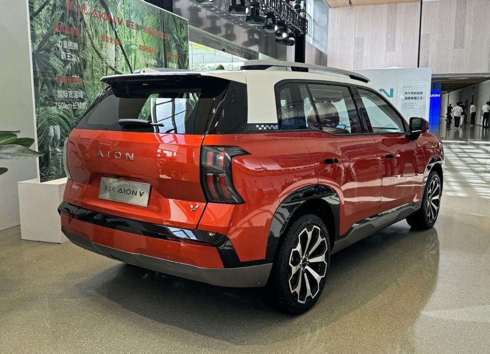 新硬派智駕SUV!廣汽埃安第二代AIV正式發(fā)布