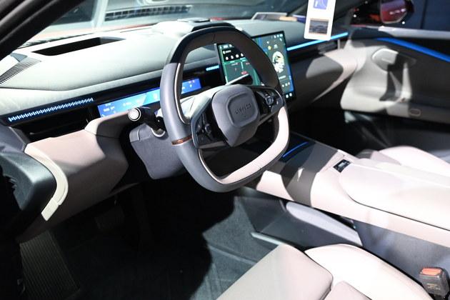 定位新豪華旗艦轎車,領克Z10進階而來