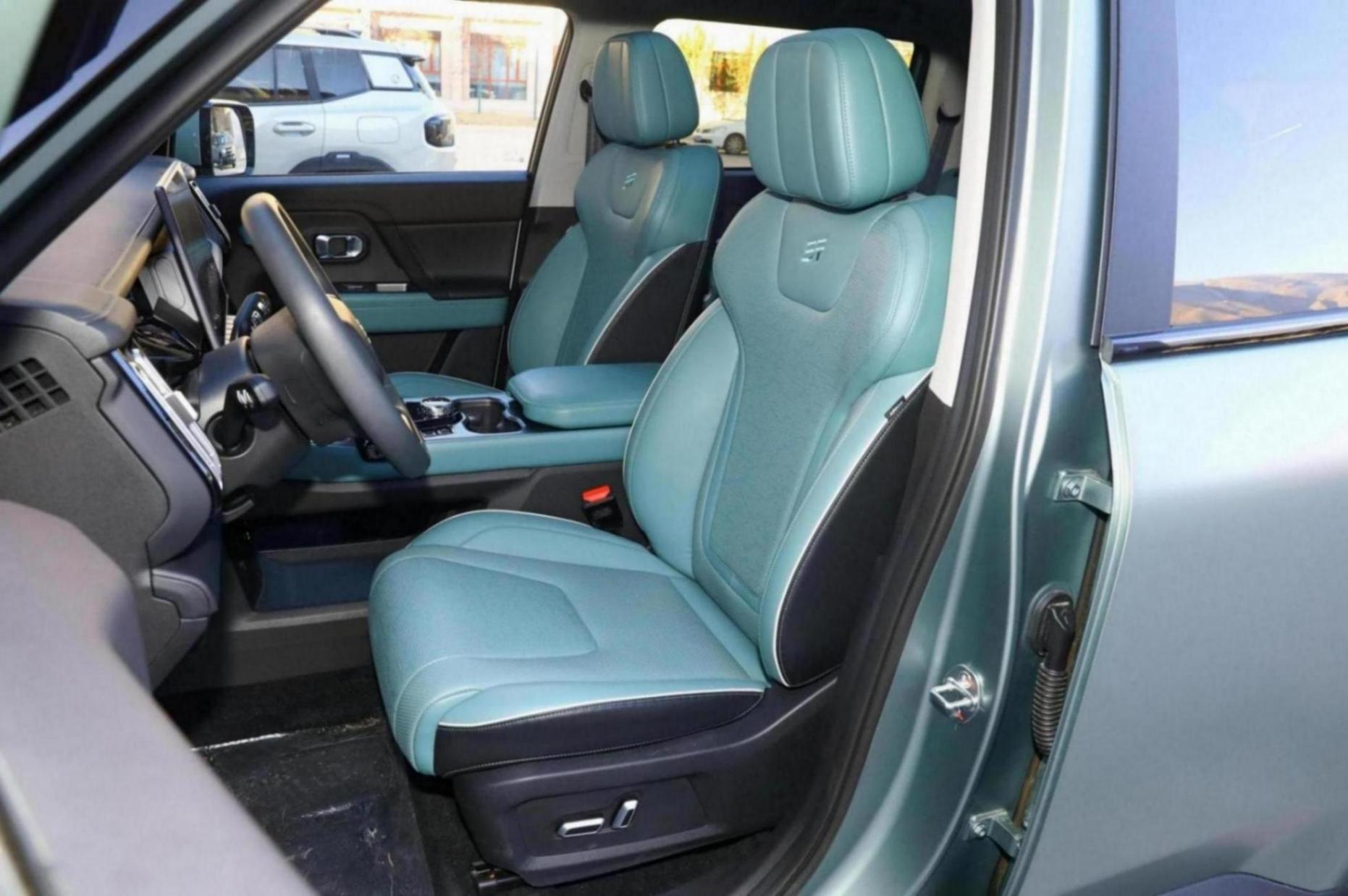 自帶拖掛資質(zhì)的方盒子SUV 15.48萬起的山海T1三款車型怎么選?