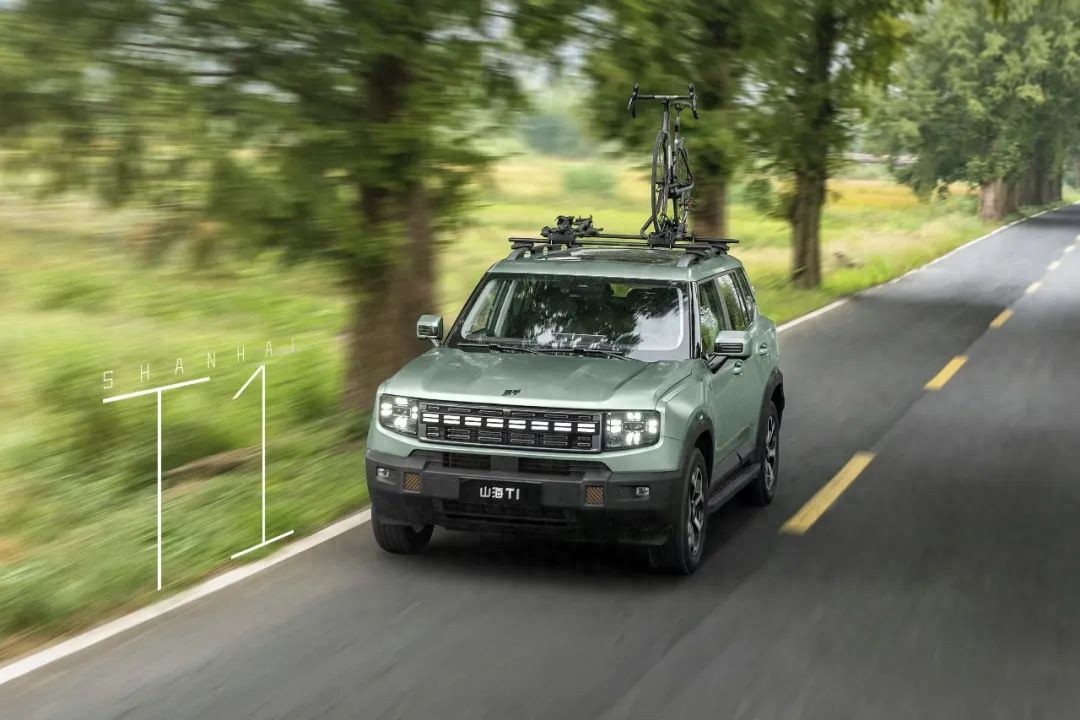 1.5T插混,兩驅(qū)/四驅(qū),軸距2米8,不到20萬買方盒子SUV,選誰?