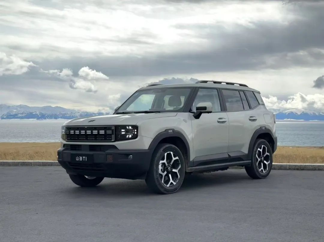1.5T插混,兩驅(qū)/四驅(qū),軸距2米8,不到20萬買方盒子SUV,選誰?