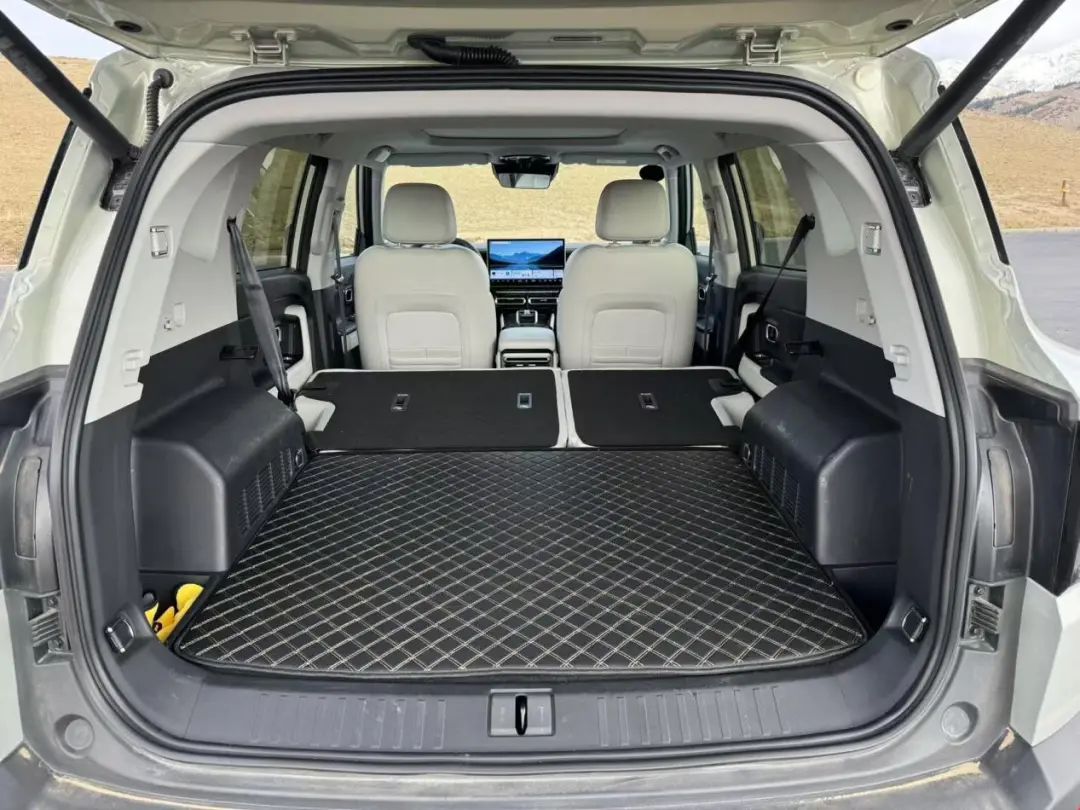 1.5T插混,兩驅(qū)/四驅(qū),軸距2米8,不到20萬買方盒子SUV,選誰?