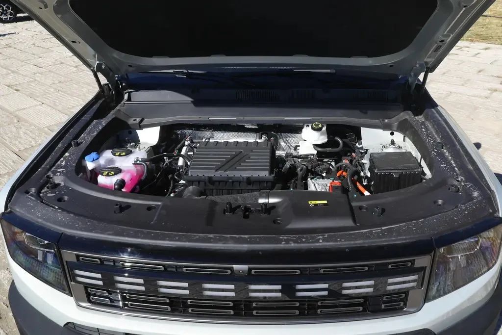 1.5T插混,兩驅(qū)/四驅(qū),軸距2米8,不到20萬買方盒子SUV,選誰?