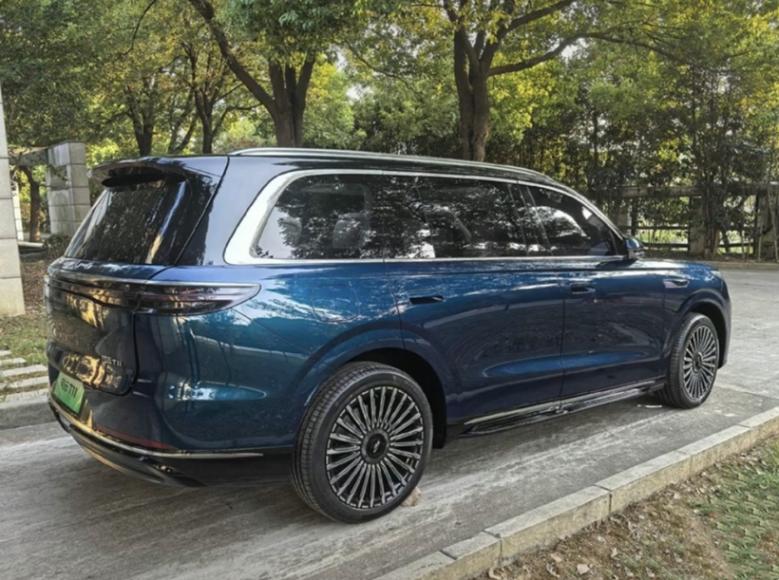這外觀眼熟嗎?奇瑞風云T11現身,車長超5米1,內置豪華頭等艙