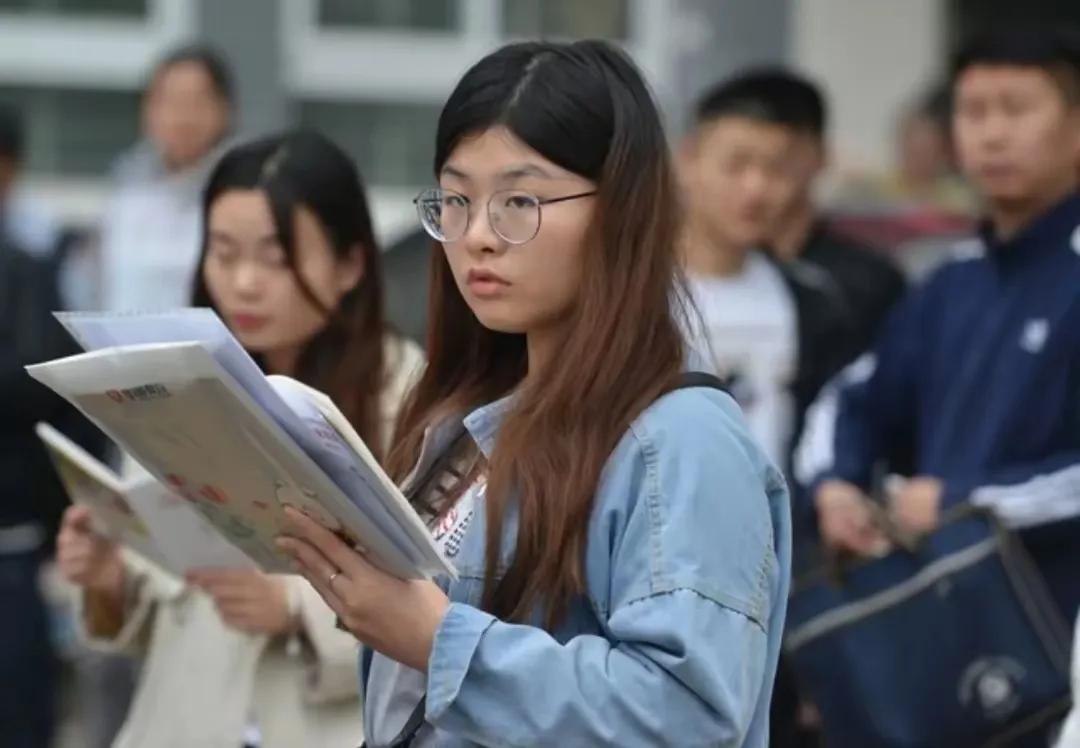 全國法學(xué)專業(yè)排名前五都有哪些高校?最低錄取分?jǐn)?shù)線未來就業(yè)前景