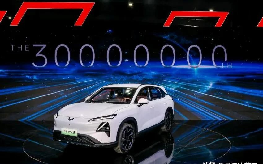 三十萬輛銷量傳奇,五菱星光S,你心動了嗎?