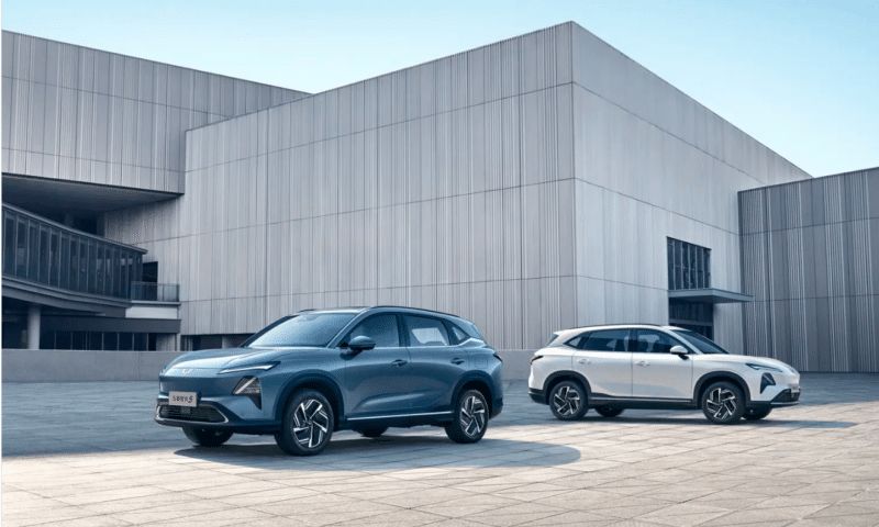 家用車新選擇——五菱星光S,提供 PHEV 和 EV 兩種車型
