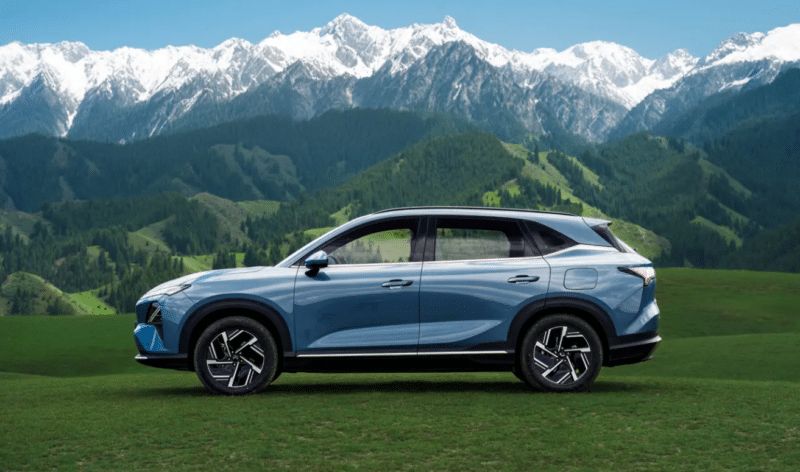 家用車新選擇——五菱星光S,提供 PHEV 和 EV 兩種車型