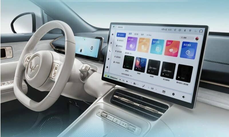 家用車新選擇——五菱星光S,提供 PHEV 和 EV 兩種車型