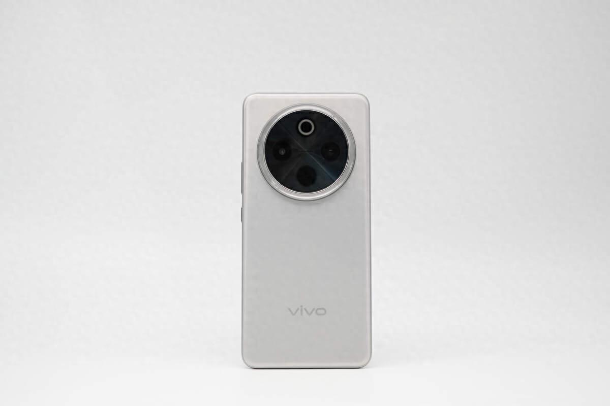 80W閃充+6500mAh超大藍海電池,vivo Y300 Pro 0-100充電全程測試