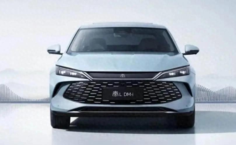 B級轎車選購指南:新能源逆襲,經(jīng)典依舊,誰是你的終極之選?