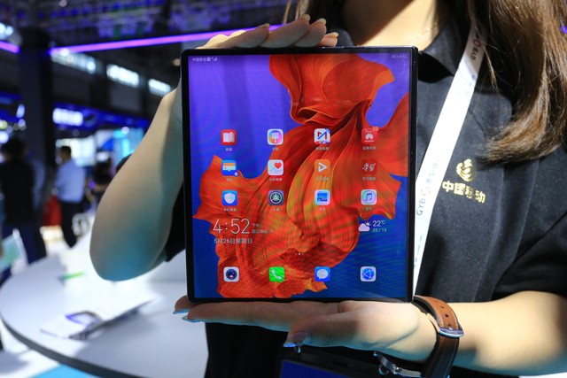 蘋果新動向:雙折iPhone、自研基帶與SE4的戰(zhàn)略布局