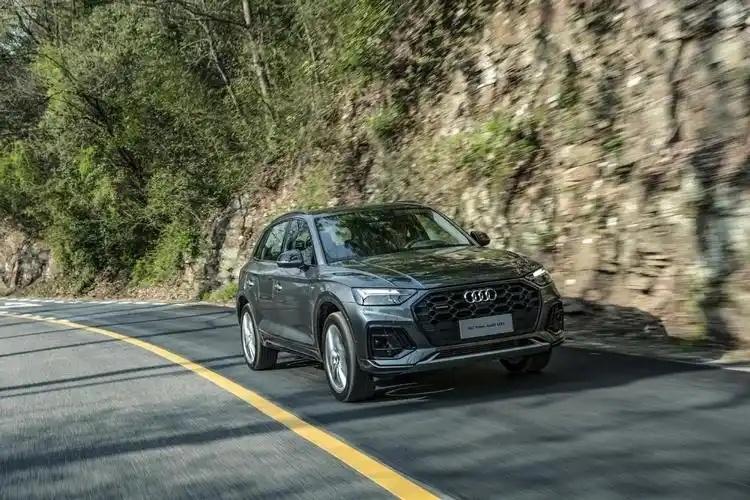 全新奧迪Q5L解析:2.0T+四驅(qū),配置升級(jí),豪華中型SUV的穩(wěn)妥之選