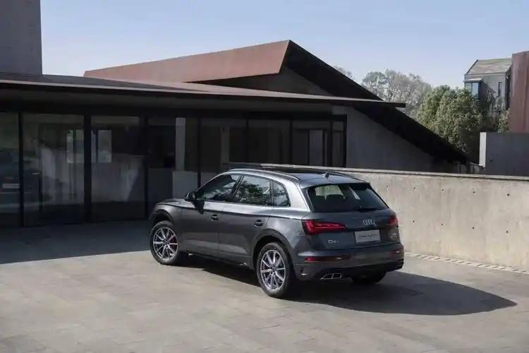 全新奧迪Q5L解析:2.0T+四驅(qū),配置升級(jí),豪華中型SUV的穩(wěn)妥之選