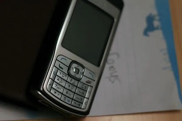 諾基亞N70經典回顧:昔日機皇手感依舊完美