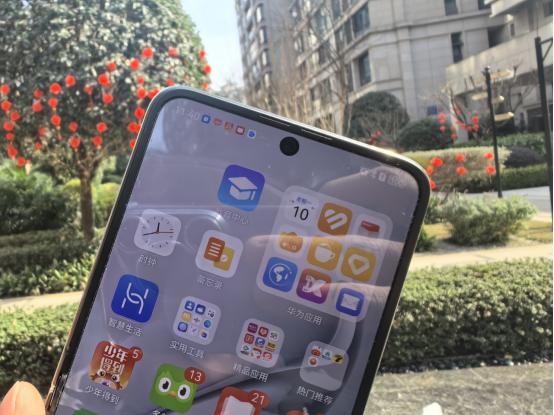 深度體驗(yàn)華為nova flip,適合情人節(jié)送禮的折疊屏手機(jī)