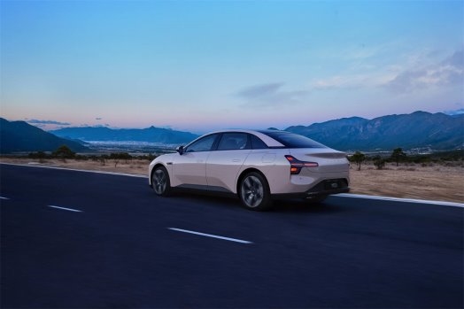 十幾萬的電動車卷成這樣了?領克Z20、大眾ID.3、小鵬MONA M03選誰