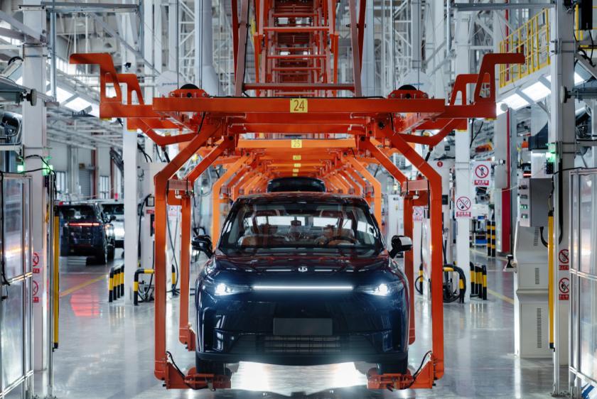 零跑憑啥成為第二家盈利新勢力?解碼務(wù)實車企的突圍密碼