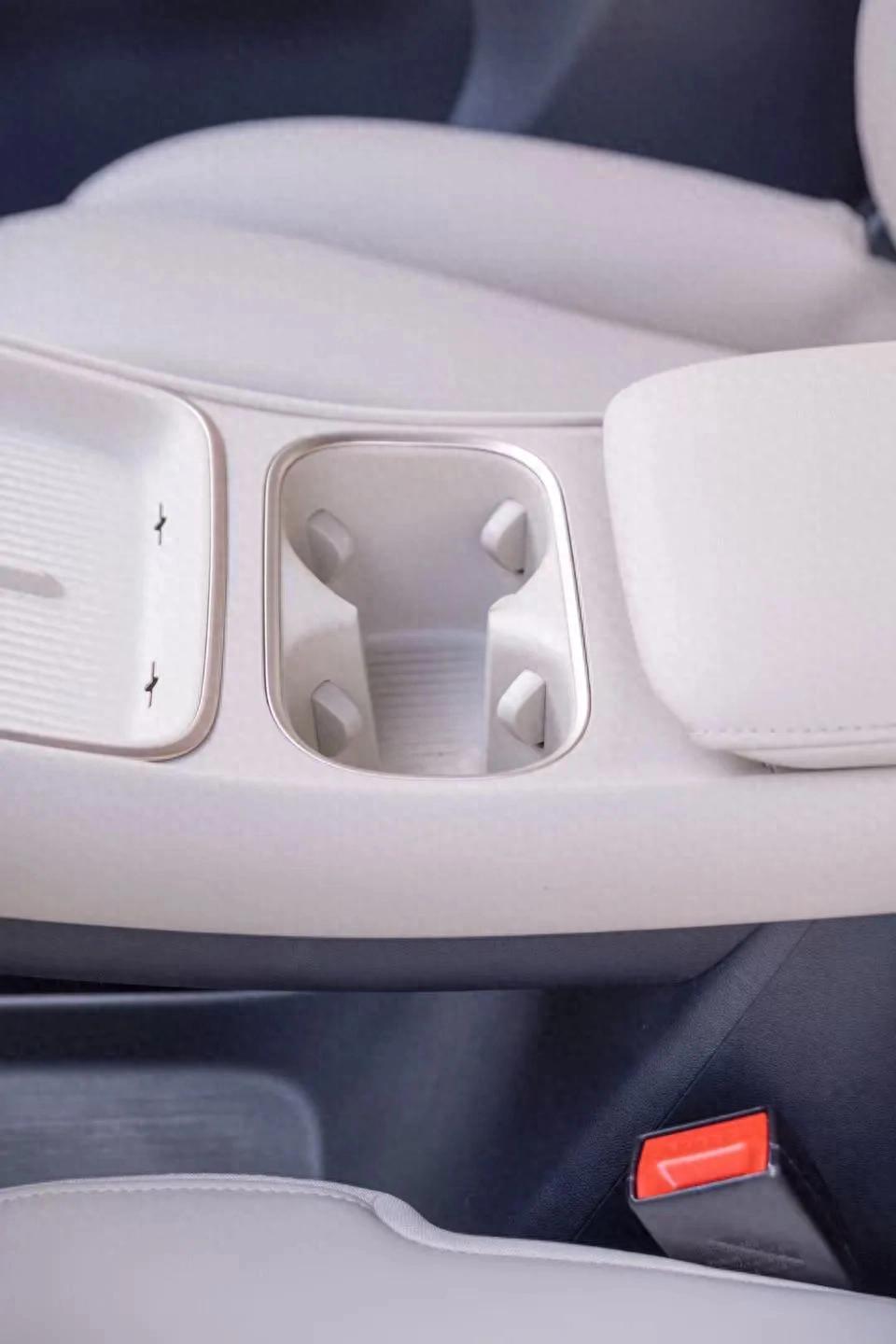 五菱星光S用車感受:比油車省太多