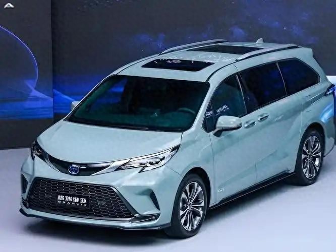 豐田格瑞維亞解析:5.2米大塊頭MPV,2.5L混動(dòng)+四驅(qū),油耗5.66L
