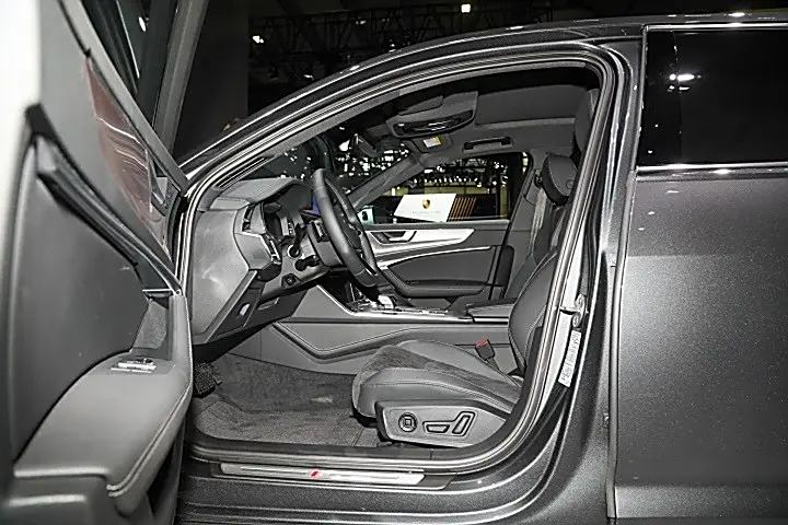 揭秘,2025款奧迪A6L震撼登場,汽車風云變幻下的實力擔當?