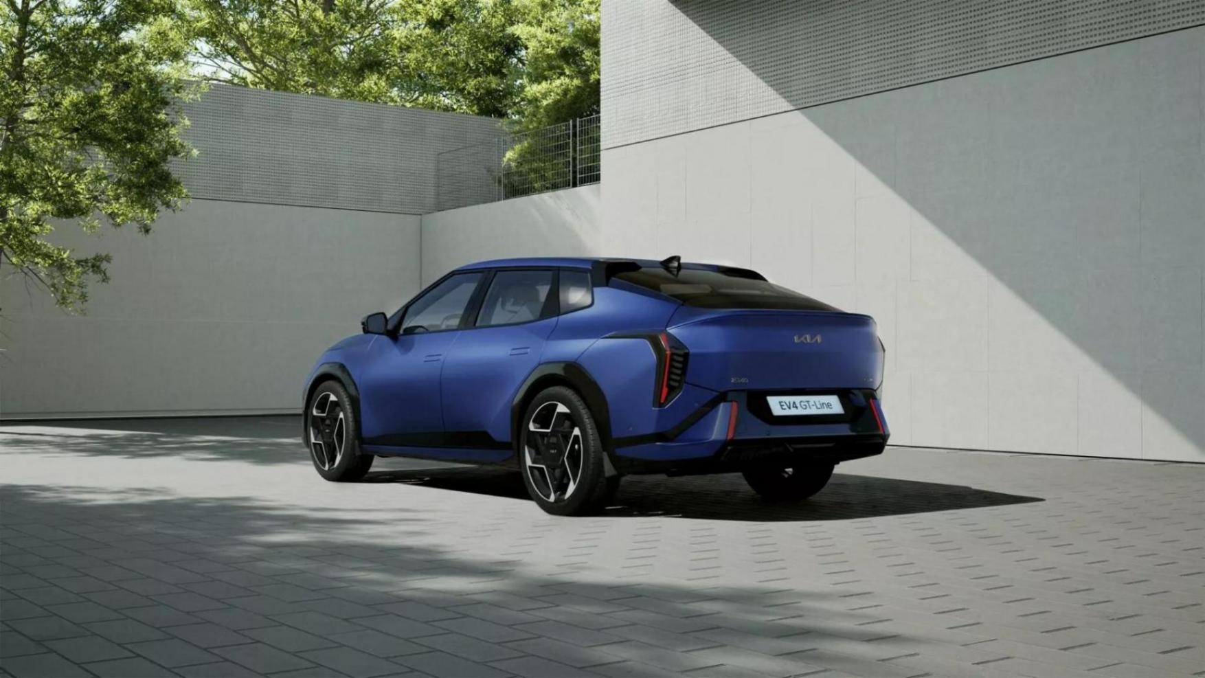 全新起亞EV4正式發布!轎車與掀背版齊發,誰更吸睛?