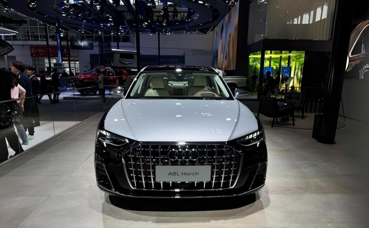 2024款奧迪A8L Horch創始人版:百萬豪車,香還是勸退?你值得擁有
