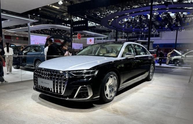 2024款奧迪A8L Horch創始人版:百萬豪車,香還是勸退?你值得擁有