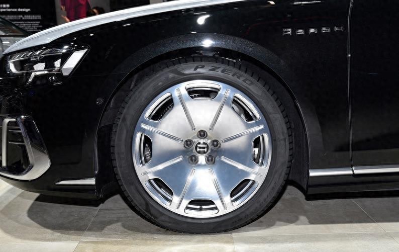 2024款奧迪A8L Horch創始人版:百萬豪車,香還是勸退?你值得擁有