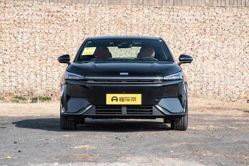 吉利銀河L6 EM-i試駕:8-10萬預(yù)算,選它準(zhǔn)沒錯(cuò)!