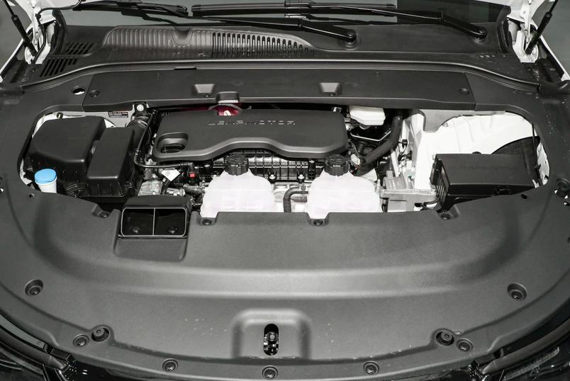 春節(jié)買車看新勢力,搭載8295車機芯片,15萬級的新能源轎車