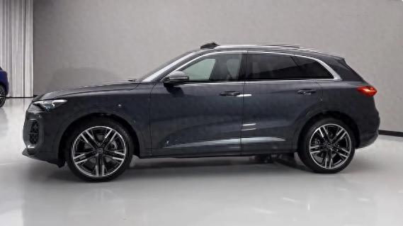 全新奧迪Q5來了,馬力大增,48V+2.0T百公里6個油