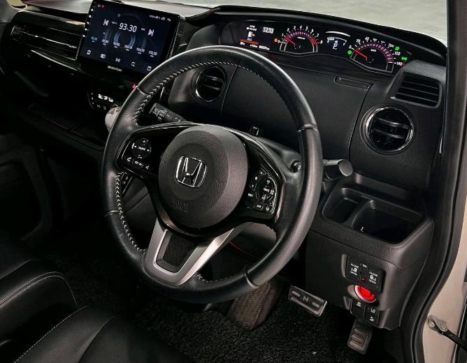 這才是平民MPV,才賣8.4萬元,帶側(cè)滑門,比電動車還省錢