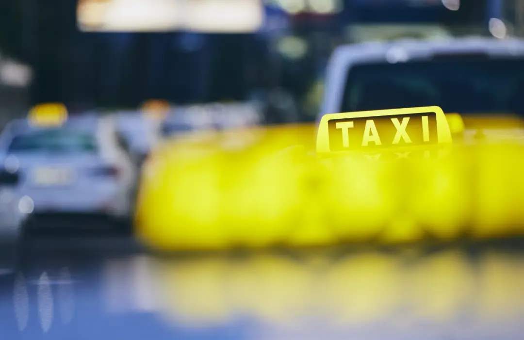 7小時0接管!特斯拉發(fā)布史上最長FSD演示,馬斯克承諾升級自動充電,開車還能像打游戲