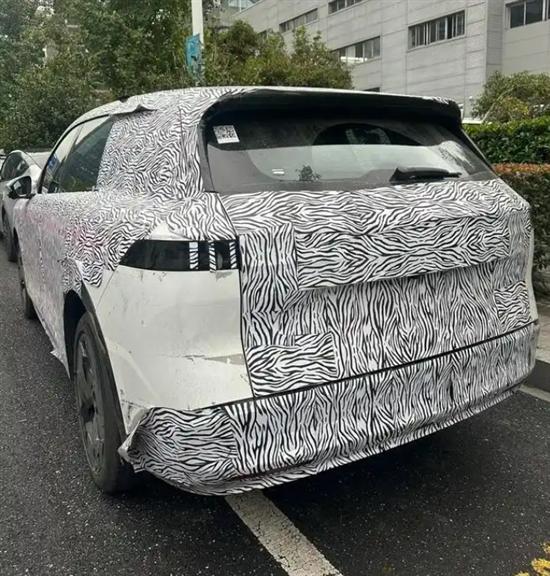 或定位中大型SUV 日產(chǎn)N8路試諜照曝光